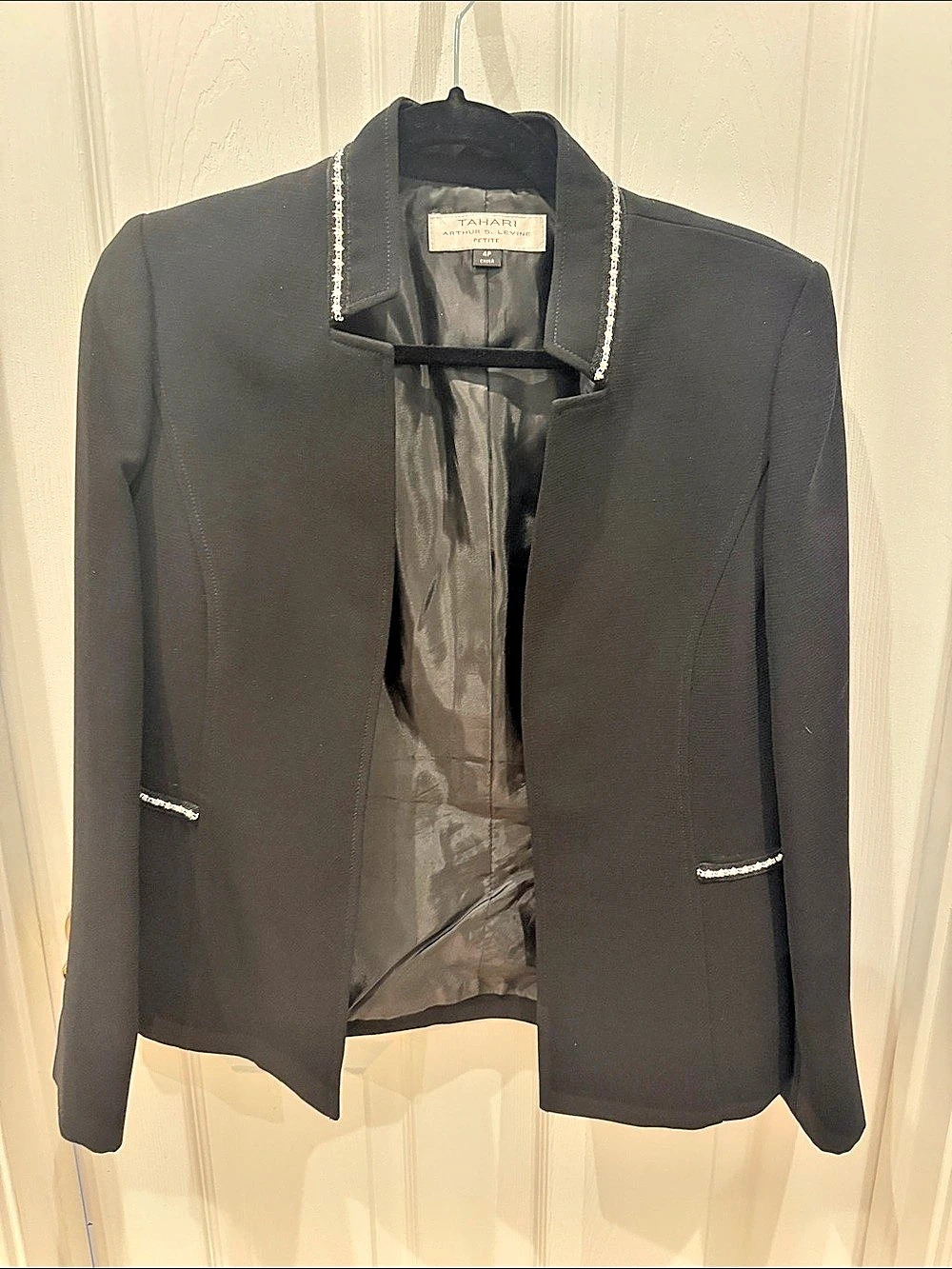 Tahari by Arthur S. Levine Black Embellished Blazer Pants Suit Size 4P Like New